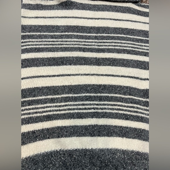 IB Diffusion Sweater Women L Gray White Silk Angora Rabbit Lamb Turtleneck Crop - Picture 8 of 11